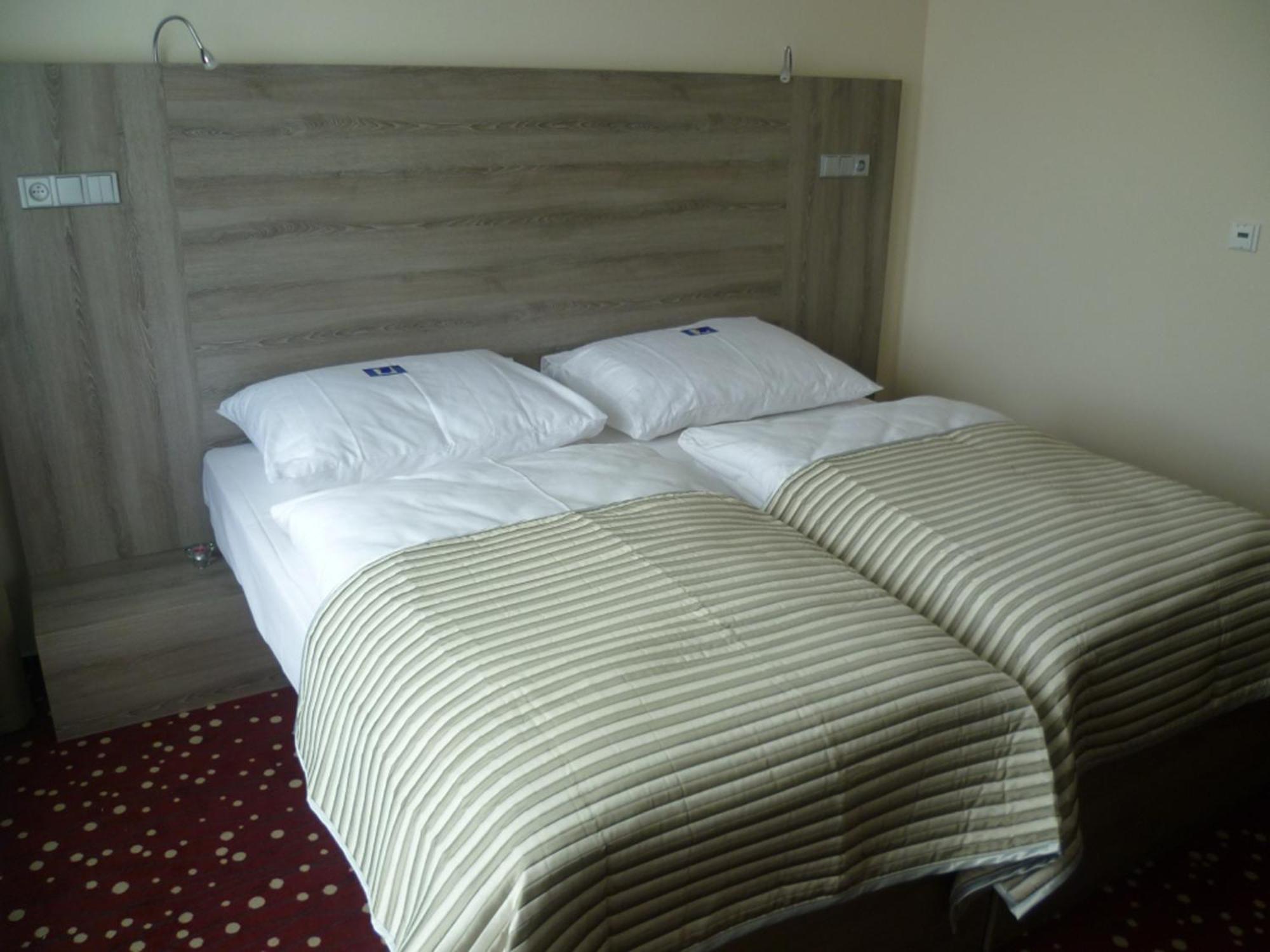 Ea Hotel Kraskov Stary Dvur Bagian luar foto